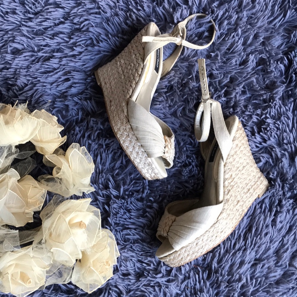 White House black market wedge Heels size 9